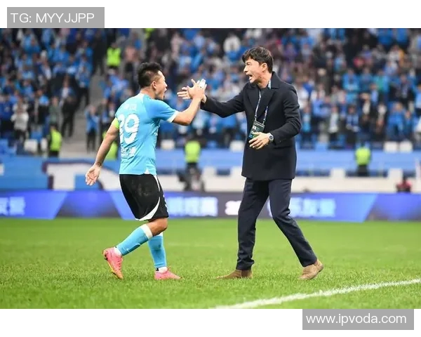 贵州队迎战大连人队期待精彩对决双方争夺宝贵积分全力以赴展现实力