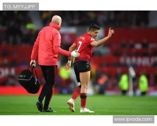 曼联宣布桑切斯将暂时离队,遭遇伤病困扰 曼联宣布桑切斯将暂时离队,遭遇伤病困扰